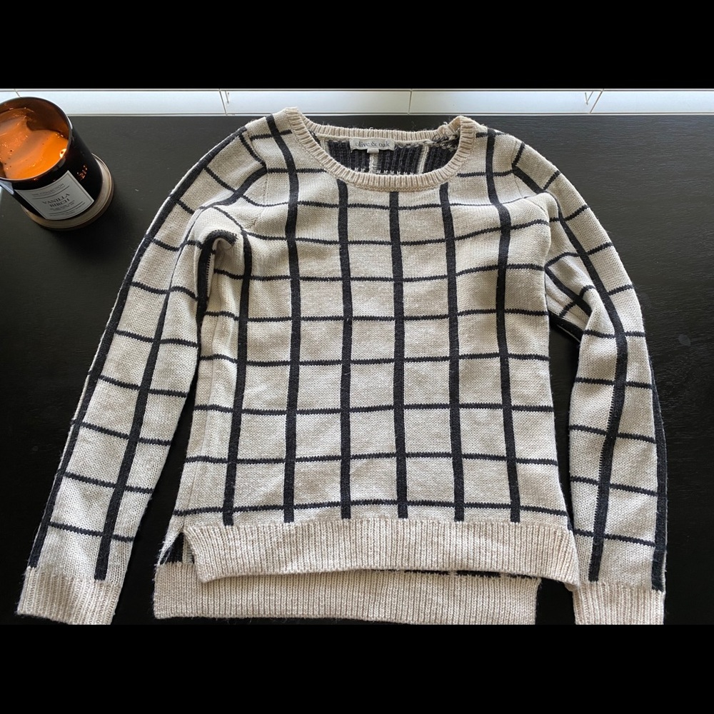 Knit sweater